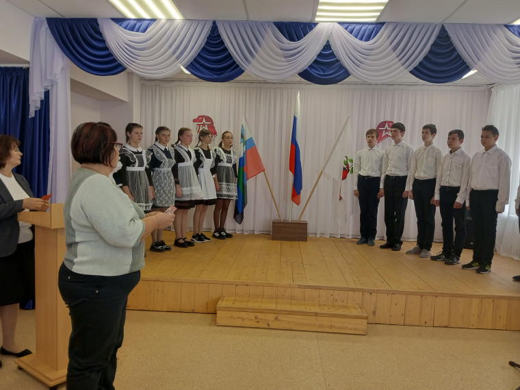 Посвящение в ряды &quot;Юнармейцев&quot;  в День Флага Белгородской области.